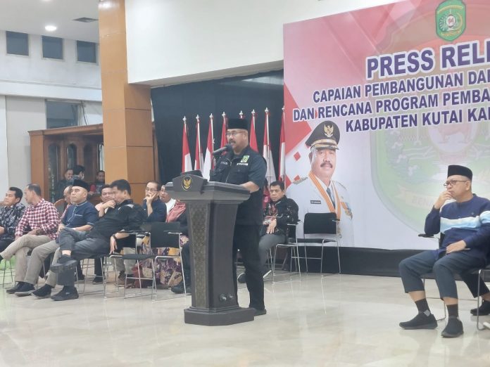 Bupati Kukar, Edi Damansyah, saat menyampaikan capaian Pemkab Kukar selama 2022. (Istimewa)