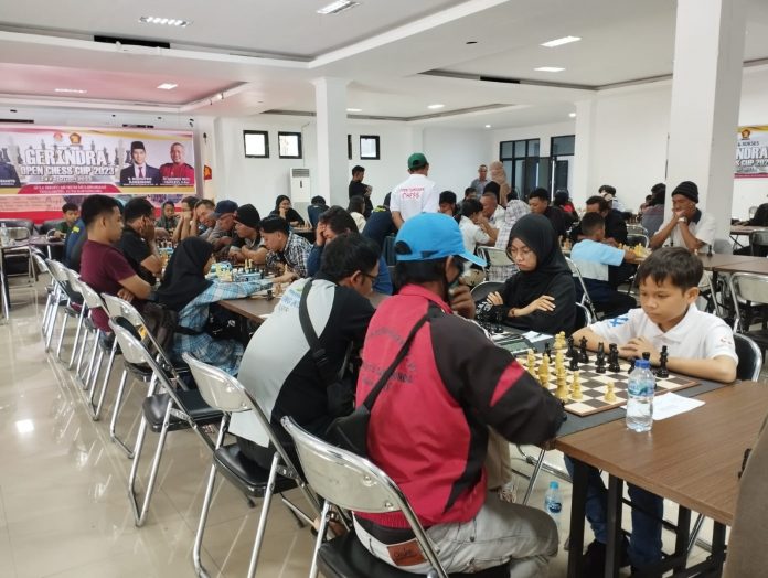 Suasana penyelenggaraan kegiatan Gerindra Open Chess Cup 2023, di Aula Serapo Museum Mulawarman Negeri Tenggarong. (Istimewa)