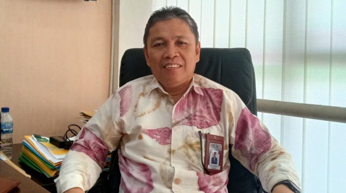 Rektor Unikarta Tenggarong, Prof Ince Raden. (Ady/Radar Kukar)