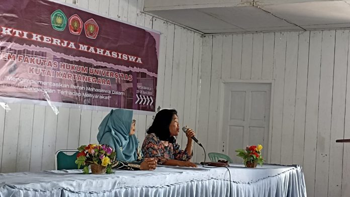 Suasana sosialisasi penyelesaian sengketa tanah di Desa Kahala. (Istimewa)