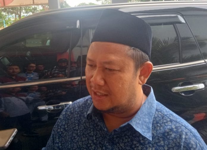 Ketua DPRD Kukar, Abdul Rasid. (Ady/Radar Kukar)