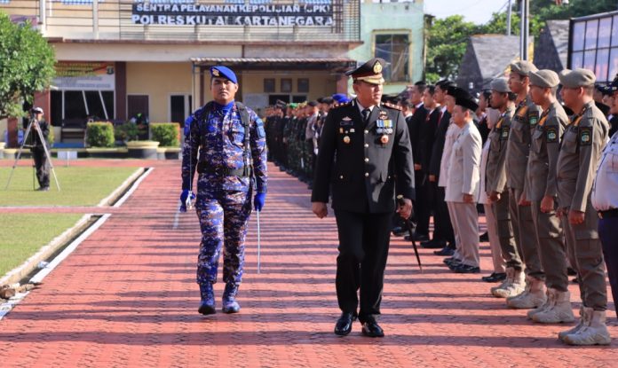 Suasana Upacara Hari Bhayangkara ke-77 di Polres Kukar. (Humas Polres Kukar)