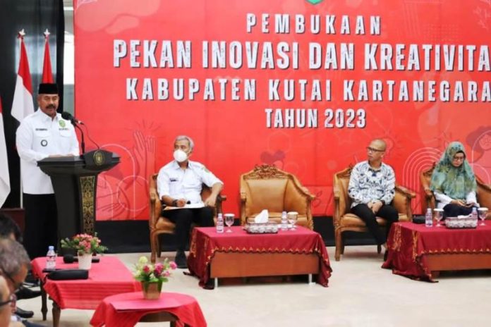 Bupati Kukar, Edi Damansyah, saat menyampaikan arahan dalam Kegiatan Pekan Inivasi dan Kreativitas 2023 (Istimewa)