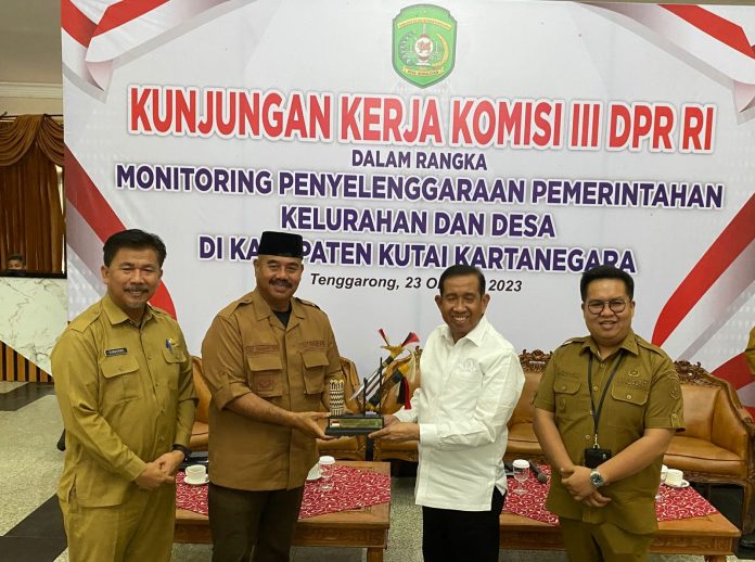 Suasana kunjungan anggota Komisi III DPR RI, Safaruddin, ke Kukar. (Ady/Radar Kukar)