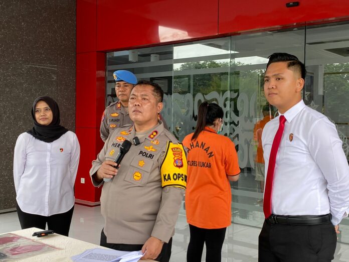 Suasana pers rilis kasus TPPO yang dilakukan Polres Kukar (Ady/Radarkukar)