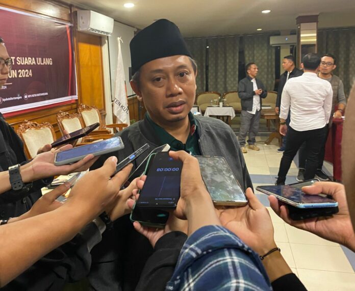 Ketua KPU Kukar, Rudi Gunawan. (Ady/Radarkukar)