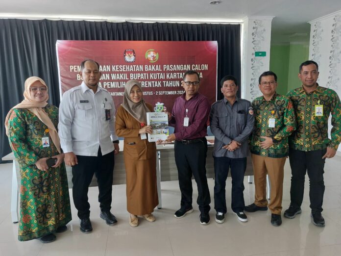 Suasana konferensi pers penutupan pemeriksaan kesehatan di RSUD AM Parikesit. (Ady/Radarkukar)