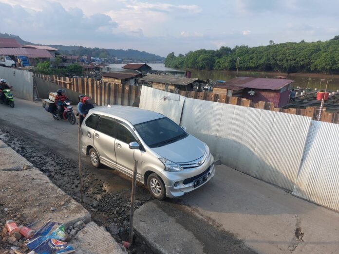 Kondisi longsor di Dusun Margasari, Desa Jembayan, Loa Kulu yang semakin parah. (Istimewa)