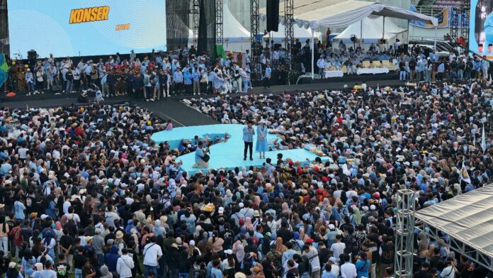 Suasana kampanye akbar Paslon Pilgub Kaltim, Rudy Mas’ud-Seno Aji, di Stadion Aji Imbut, Tenggarong Seberang. (Istimewa)