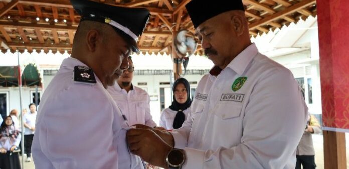 Suasana pelantikan Pj Kades Manunggal Jaya. (Istimewa)