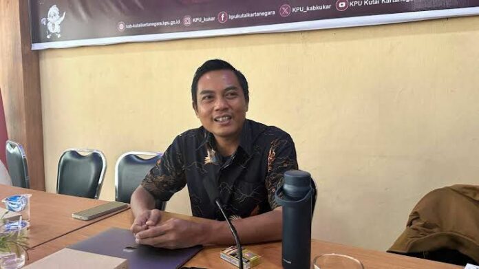 Komisioner KPU Kukar Divisi Sosialisasi, SDM, dan Partisipasi Masyarakat, Mochammad Amin. (Ady/MKG)