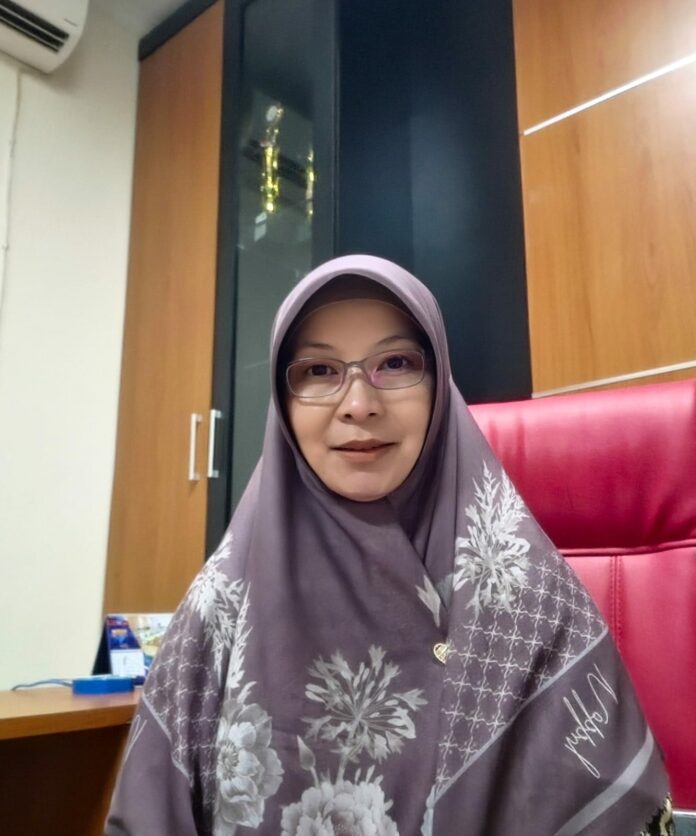 Plt Kepala Bidang SMP, Emy Rosana Saleh.(Shavira Ramadhanita/RadarKukar)