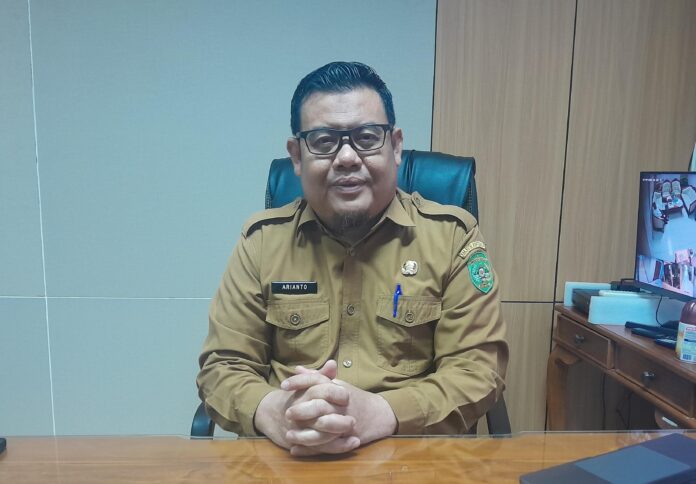 Kepala Dinas Pemberdayaan Masyarakat Dan Desa (DPMD) Kukar, Arianto. (Shavira Ramadhanita/Radar Kukar)