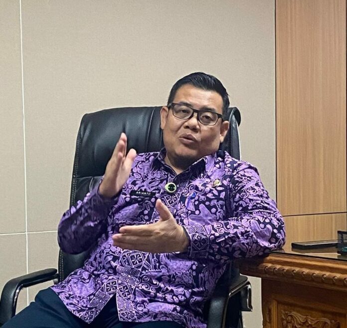 Kepala Dinas Pemberdayaan Masyarakat dan Desa (DPMD) Kukar, Arianto. (Shavira Ramadhanita/RadarKukar)