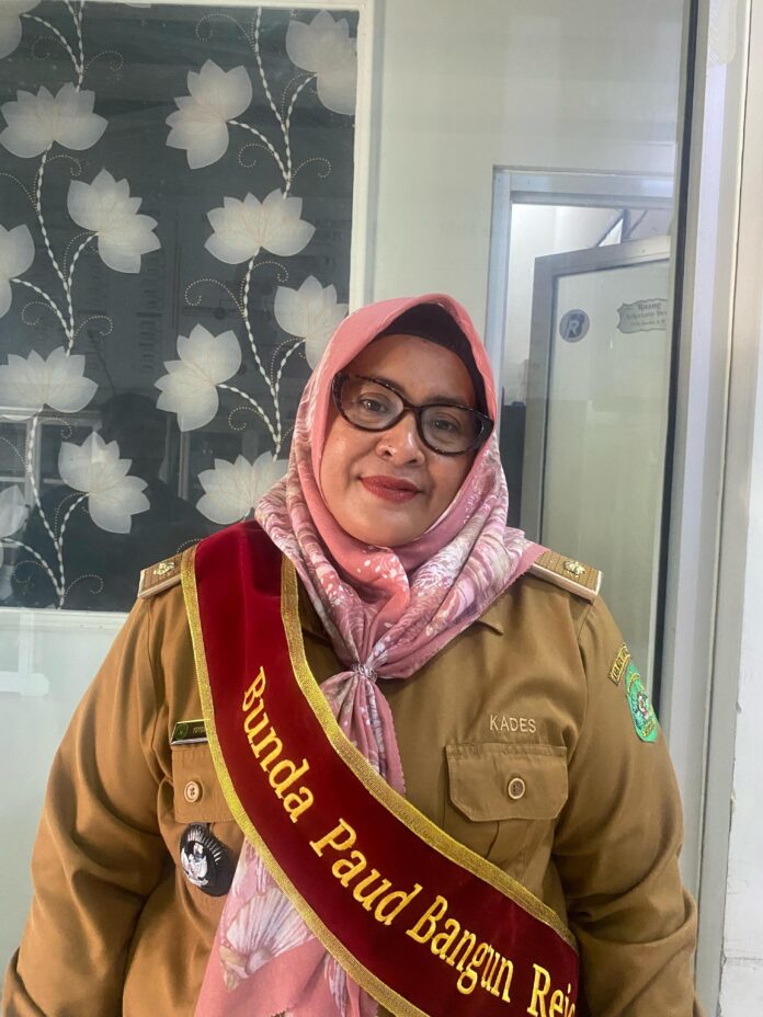 Kepala Desa Bangun Rejo, Yuyun Porwanti. (Shavira Ramadhanita/RadarKukar)