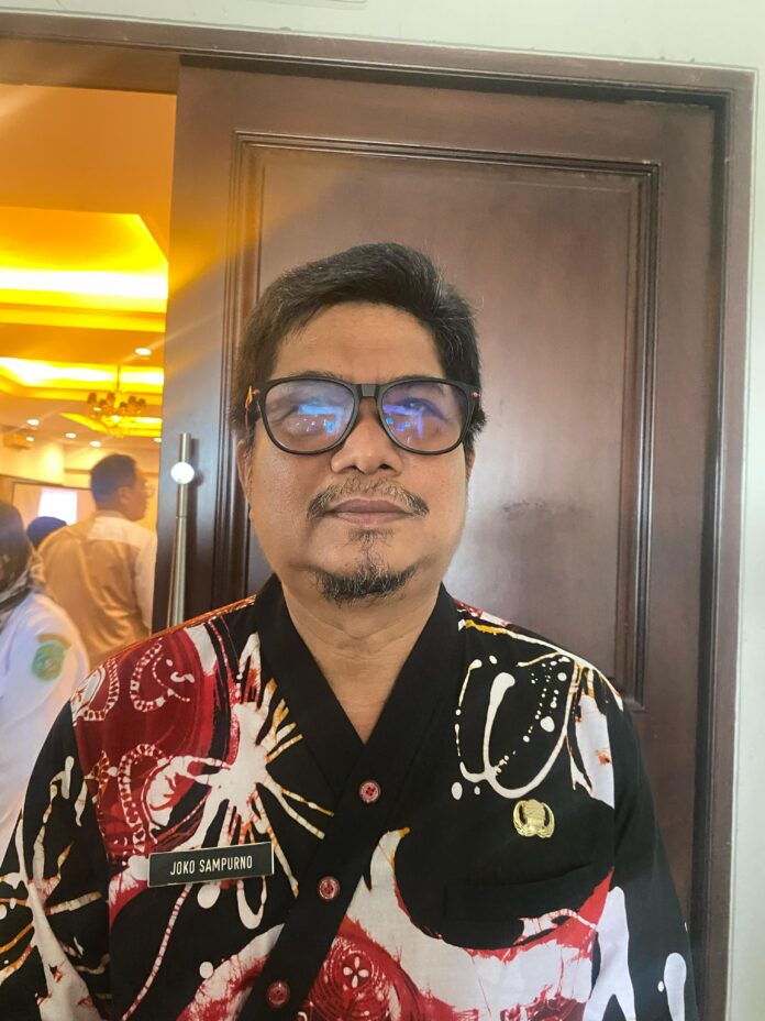 Plt Sekretaris Disdikbud Kukar, Joko Sampurno. (Shavira Ramadhanita/RadarKukar)