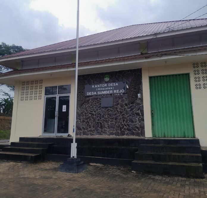 Kantor Desa Sumber Rejo, Kecamatan Tenggarong Seberang. (Shavira Ramadhanita/RadarKukar)
