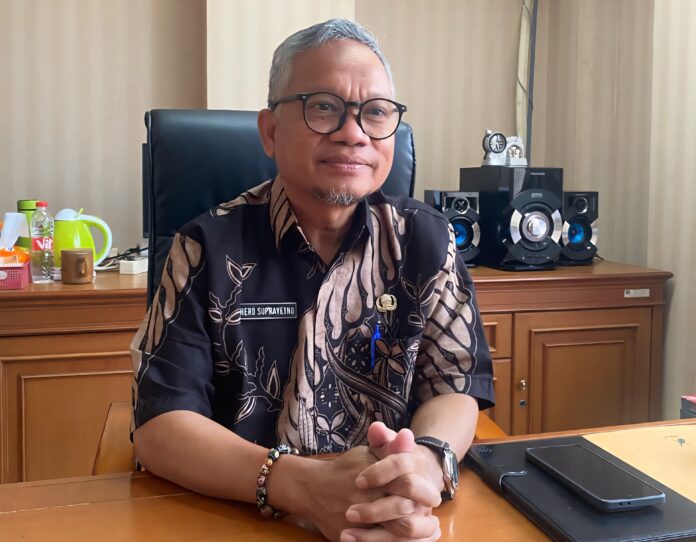 Plt Kepala DP3A Kukar, Hero Suprayetno. (Shavira Ramadhanita/RadarKukar)