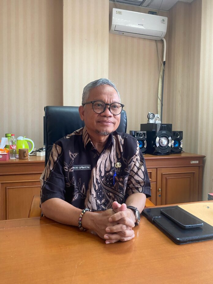 Plt Kepala DP3A Kukar, Hero Suprayetno. (Shavira Ramadhanita/RadarKukar)