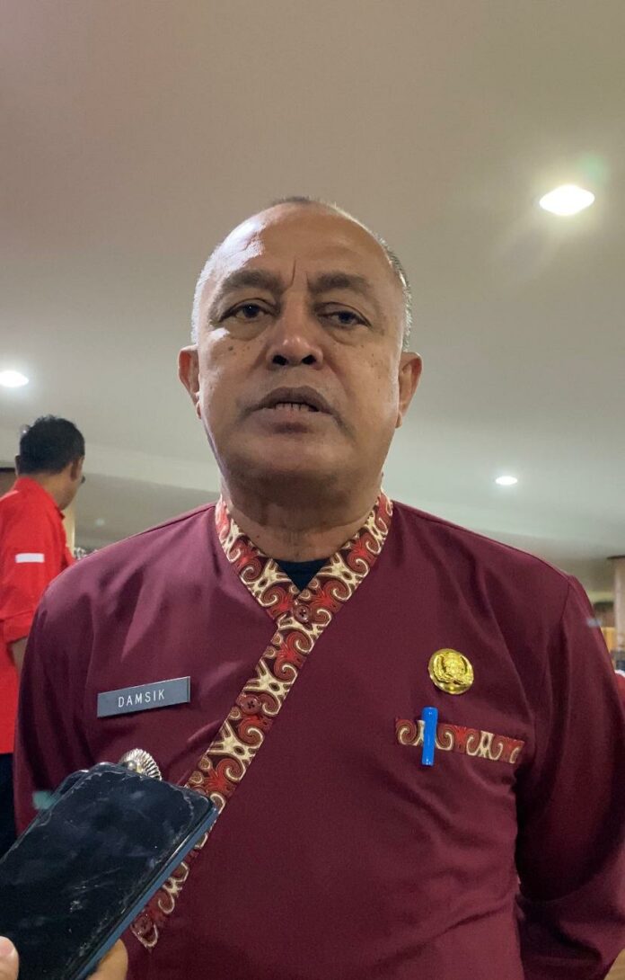 Camat Samboja, Damsik. (Shavira Ramadhanita/RadarKukar)
