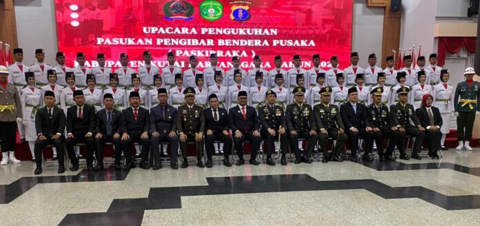 Suasana kebersamaan pengukuhan paskibra kukar (Shavira Ramadhanita/RadarKukar)