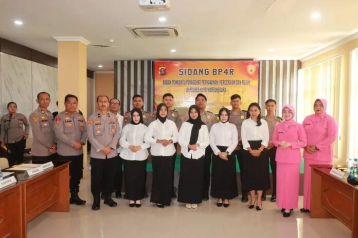 5 pasangan anggota Polres Kukar Ikuti Sidang BP4R. (Istimewa)