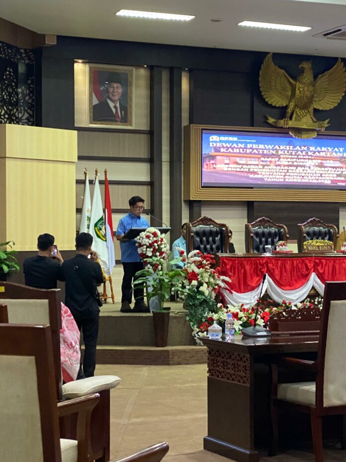 Wabup Kukar, Rendi Solihin, hadiri Rapat Paripurna pembahasan APBD-P Kukar 2025. (Shavira Ramadhanita/RadarKukar)