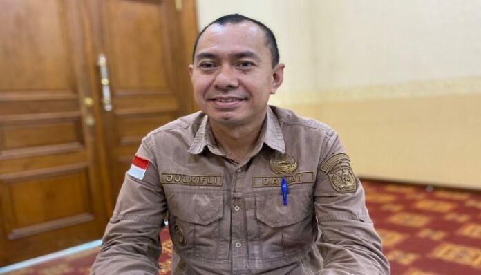 Camat Kota Bangun Darat, Zulkifli. (Istimewa)