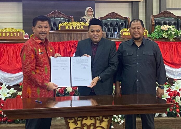 Sepakati RPJMD tahun 2025-2029 dan pengesahan 8 rancangan Peraturan Daerah (Raperda). (Shavira Ramadhanita/RadarKukar)