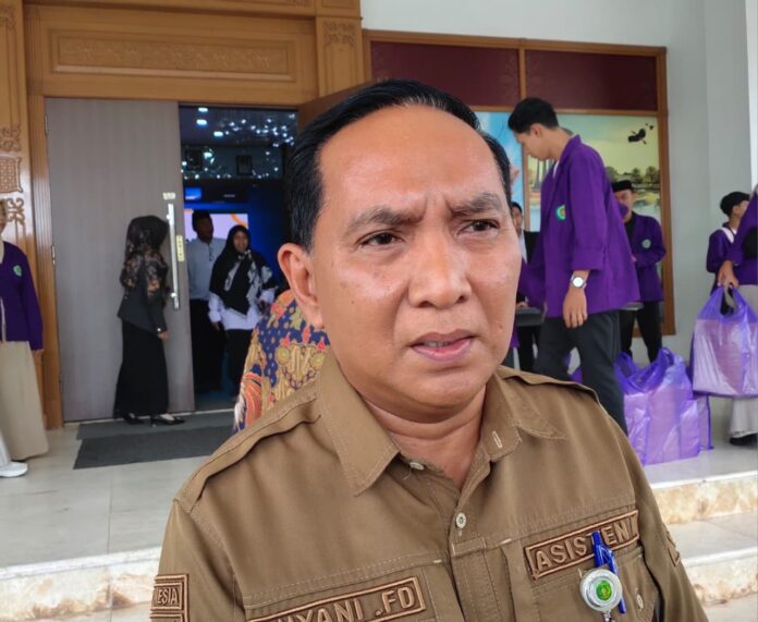 Asisten II Setkab Kukar, Ahyani Fadianur Diani. (Shavira Ramadhanita/RadarKukar)