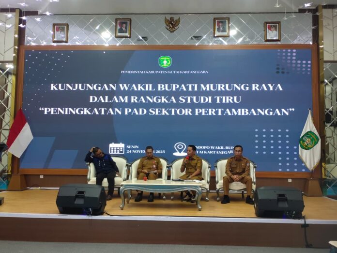 Wakil Bupati Murung Raya saat melakukan kunjungan kerja ke Kutai Kartanegara. (Istimewa)