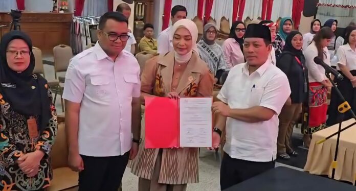 Pelantikan Pengurus Dekranasda Kukar di Pendopo Odah Etam Tenggarong. (Dokumentasi RadarKukar)