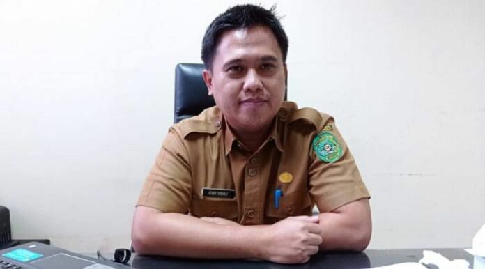 Kepala Bagian (Kabag) Kesejahteraan Rakyat (Kesra) Sekretariat Kabupaten (Setkab) Kukar, Dendi Irwan Fahriza. (Dokumentasi RadarKukar)