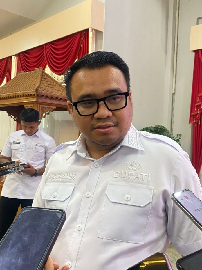 Bupati Kukar, Aulia Rahman Basri. (Shavira Ramadhanita/RadarKukar)
