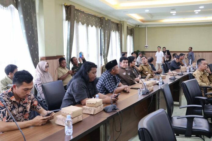 Mediasi sangketa lahan di dua desa Tenggarong Seberang. (Istimewa)