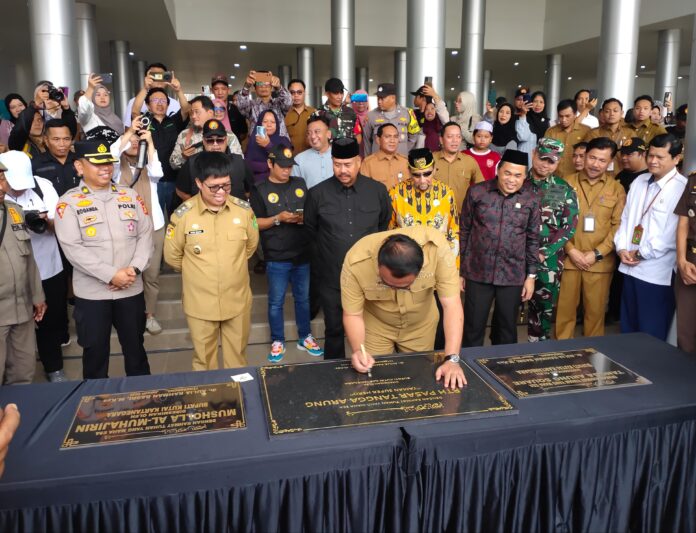 Peresmian Tangga Arung Square. (Shavira Ramadhanita/RadarKukar)