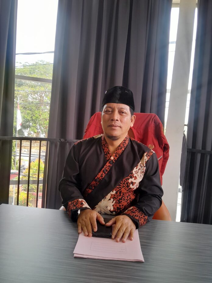Plt Kepala Disperindag Kukar, Sayyid Fathullah. (Shavira Ramadhanita/RadarKukar)