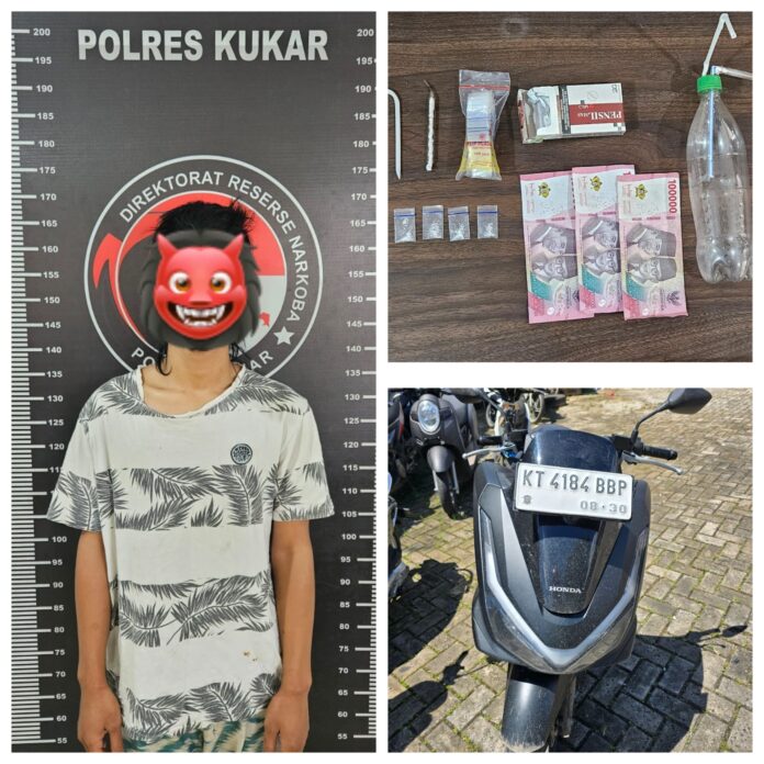 Pelaku AW dan sejumlah barang bukti yang disita Polres Kukar. (Polres Kukar)
