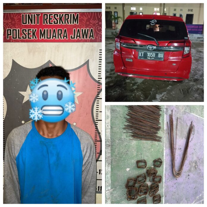 Pelaku dan barang bukti besi yang berhasil diamankan Polsek Muara Jawa. (Polsek Muara Jawa)