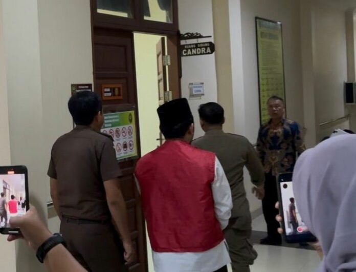 Terdakwa MAB saat keluar dari ruang sidang (Dok MKN)