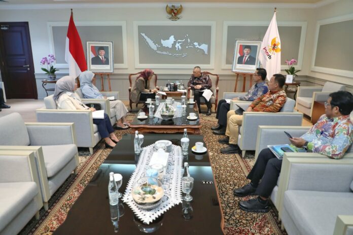 MenPANRB Rini Widyantini, bersama Menteri Perhubungan, Dudy Purwagandhi di Kantor Kementerian PANRB, Jakarta. (ISTIMEWA)