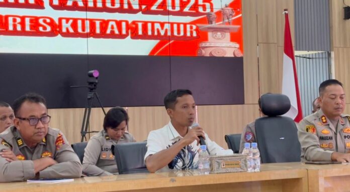 Kasat Reskrim Polres Kutim, AKP Rangga Asprilla Fauza (baju putih). (ISTIMEWA)