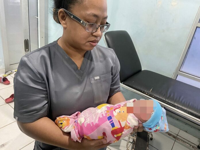 Bayi yang kini ditangani di Puskesmas Sungai Siring (Polsek Muara Badak)