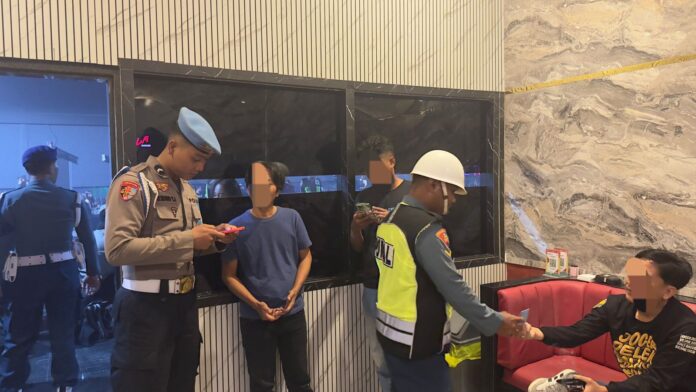 TNI-Polri Turun Bareng, Tempat Hiburan Malam Sangatta Jadi Sasaran Operasi. (Istimewa)
