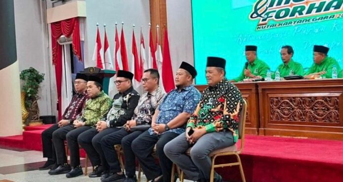 Presidium dan Dewan Riset KAHMI Kukar yang baru terpilih dalam Musda VI. (Istimewa)
