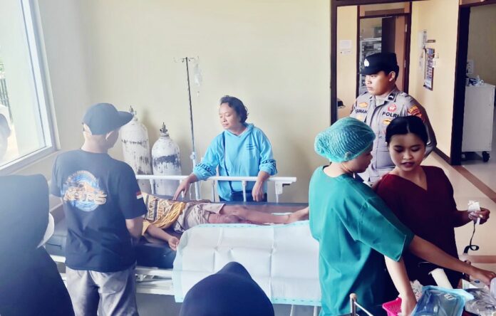 Korban terkaman buaya masih dalam perawatan medis di RS Elisabeth. (Istimewa)