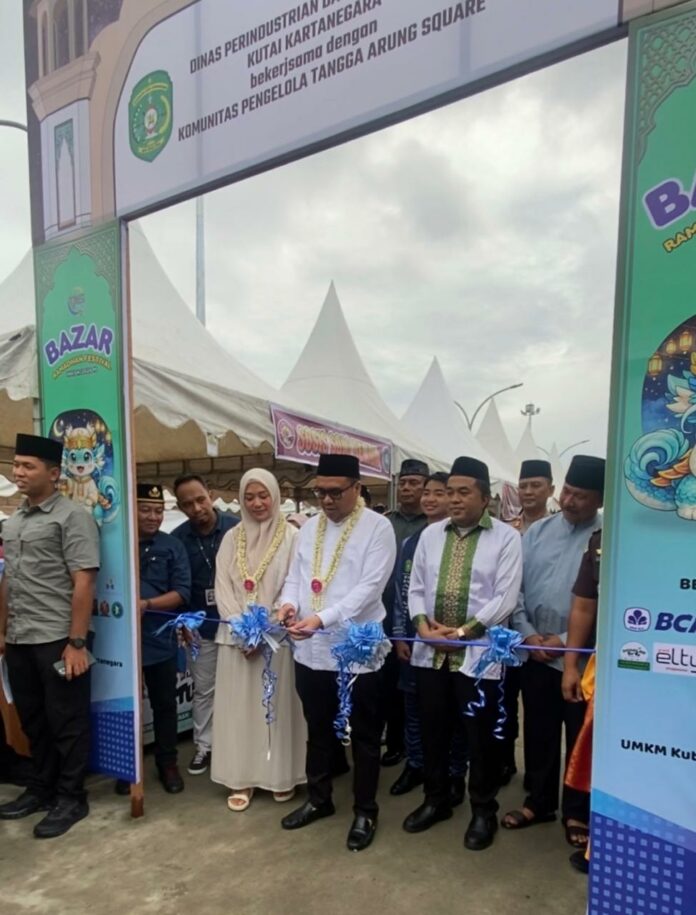Peresmian Bazar Ramadan di Teras Utama Tangga Arung Square. (Shavira Ramadhanita/RadarKukar)