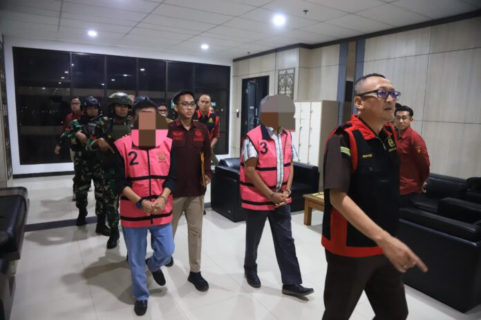 Penangkapan dua mantan Kadistamben Kukar. (Istimewa)