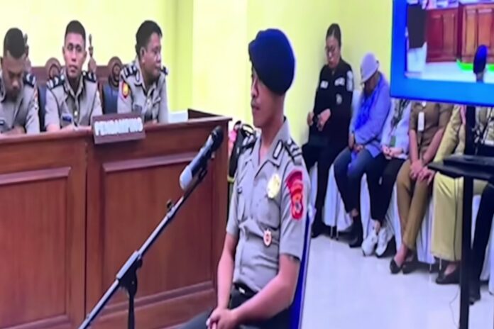 Bripda Mesias Viktor Siahaya (MS) disanksi pemberhentian tidak dengan hormat (PTDH) dalam kasus penganiayaan pelajar hingga tewas di Tual, Maluku. (Sumber: Sosial media)