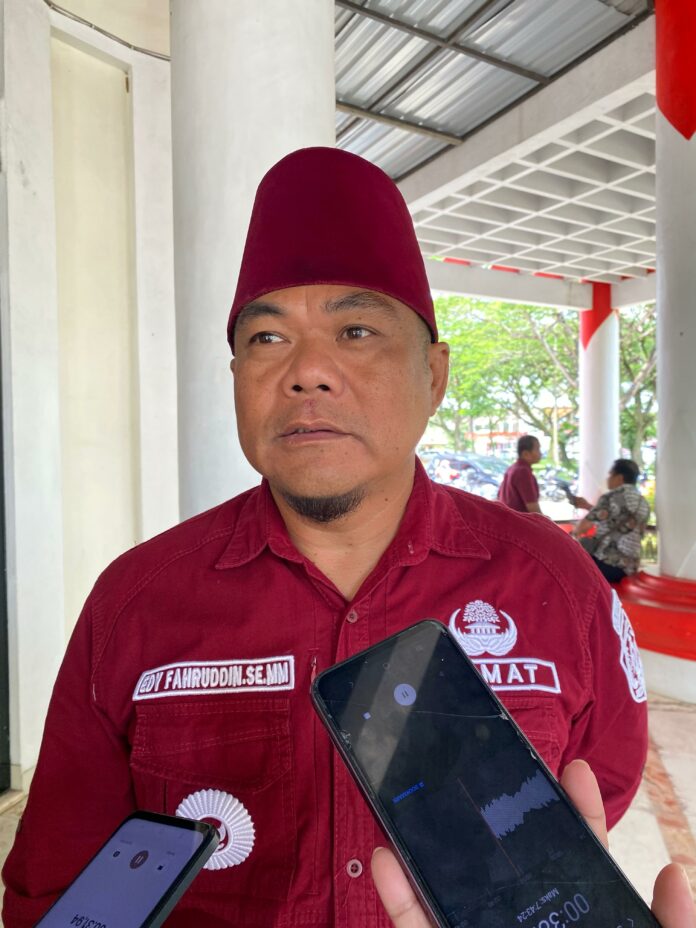 Camat Sebulu, Edy Fachruddin. (Shavira Ramadhanita/RadarKukar)